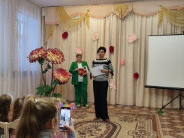 Открыли Семейную доску Почета Открыли Семейную доску Почета.